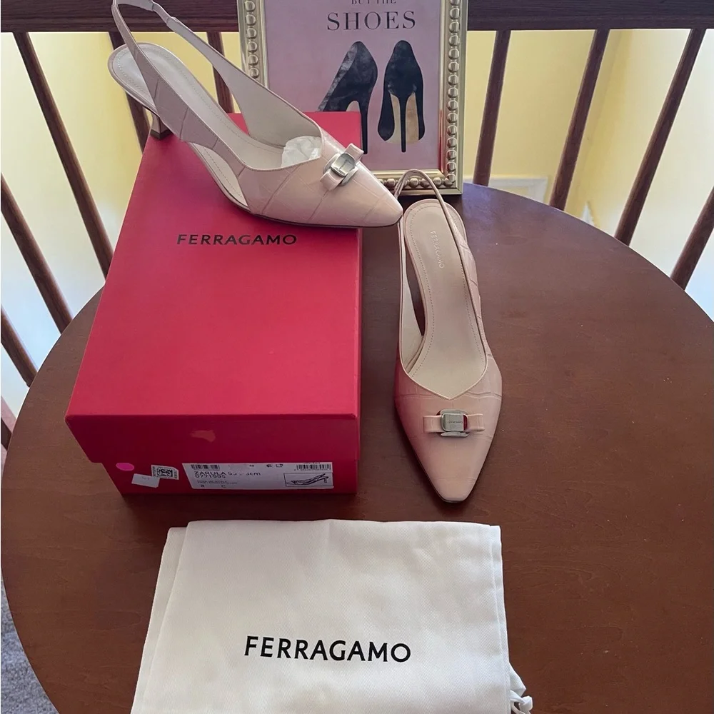 New Ferragamo size 8 light pink 3 inch heel - Picture 2 of 3